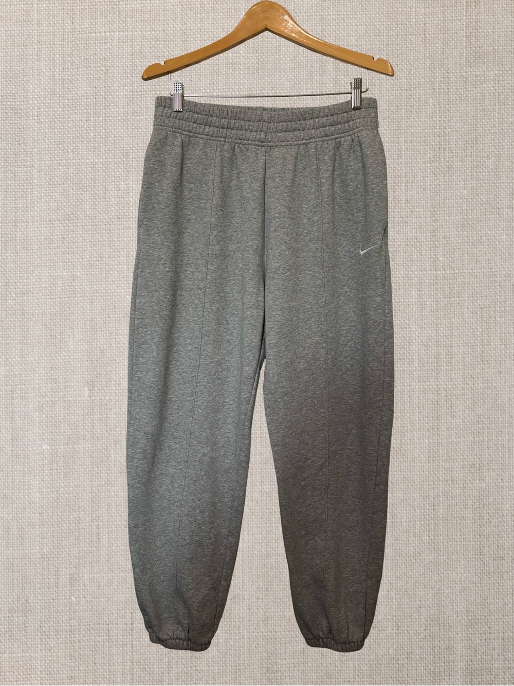 Nike Heather Gray Men's Fleece Joggers with Swoosh. NWOT
